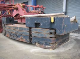 Krupp KMK 8350 counterweight
